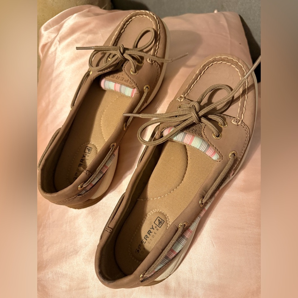 Sperry Top Sider STS91331 Size 6.5 M Boat style with Leather. EUC